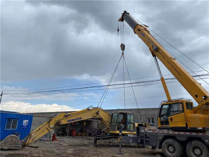 柴桑区25吨吊车的工作半径是多少？