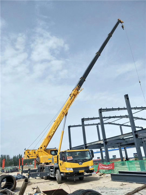 柴桑区超高层建筑钢结构吊装案例